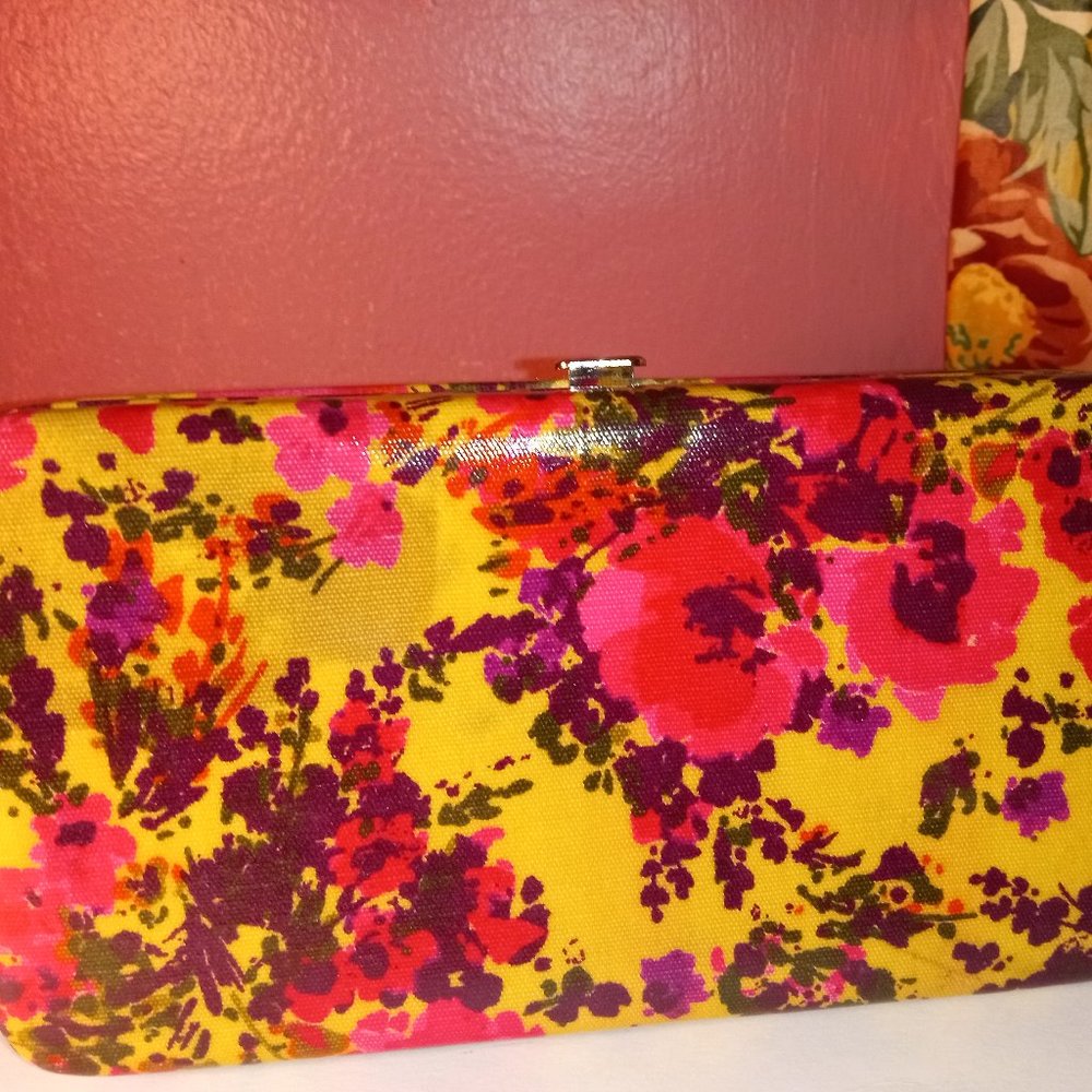 COLORFUL LARGE PINK FLORAL GOOD QUALITY WALLET WITH GOLDTONE HARDWARE